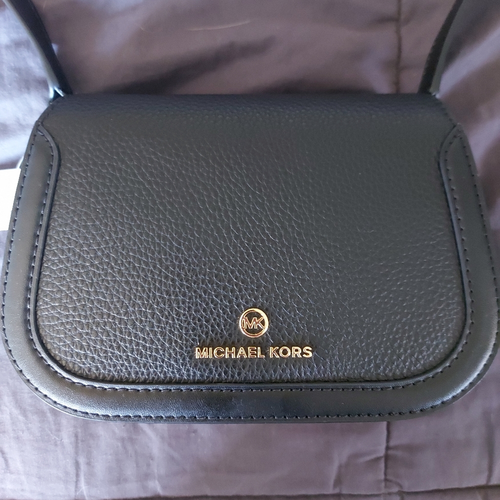Michael kors Lucie small crossbody purse👛